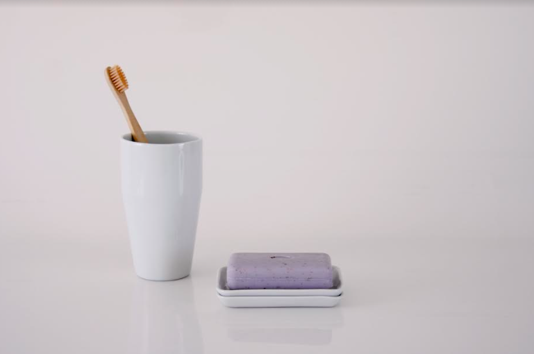 ceramic soap dish and tootbrush holder
