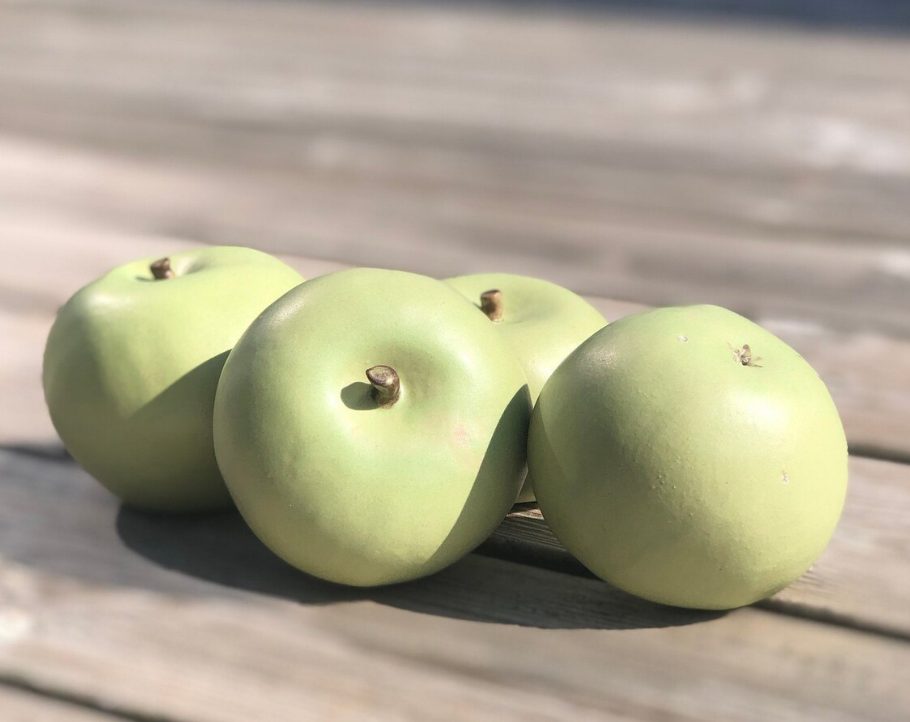 clay apples sculpture