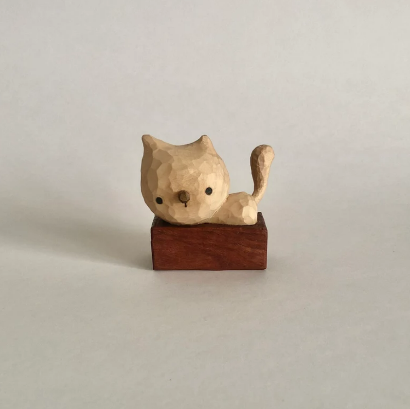 cat sculpture