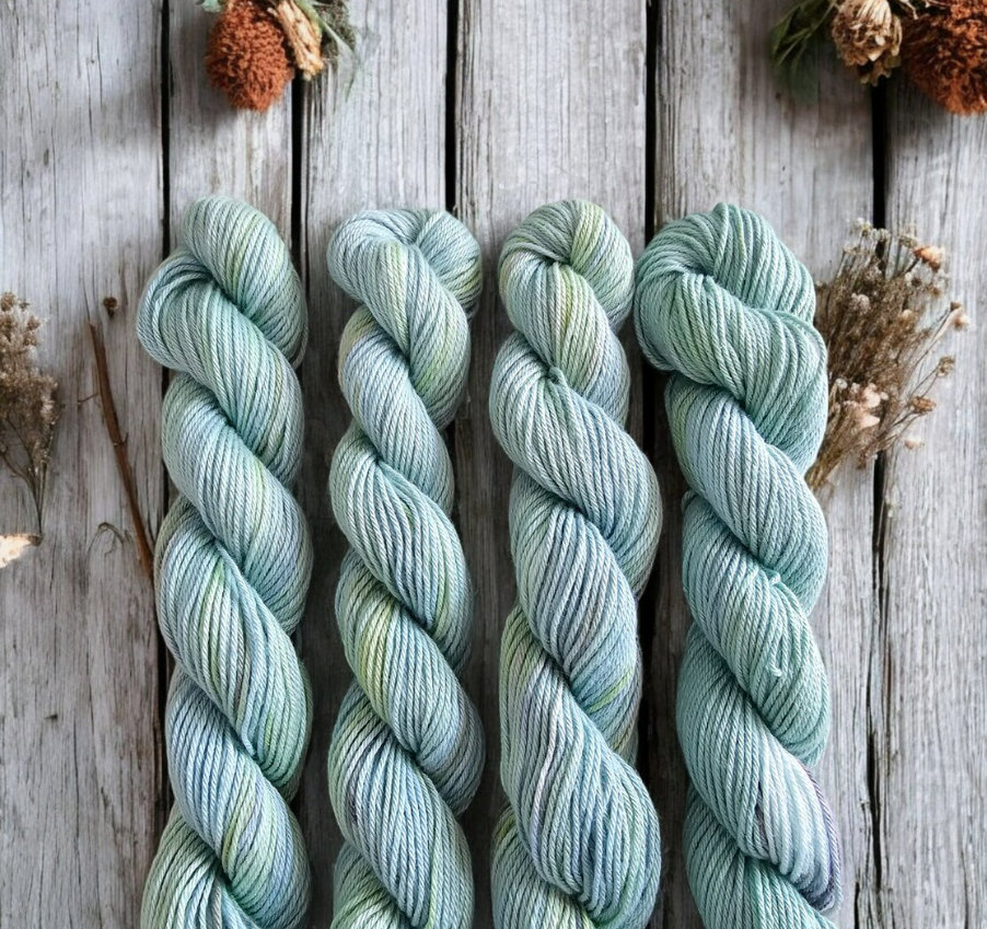 GOTS-certified 100% organic cotton mini skein